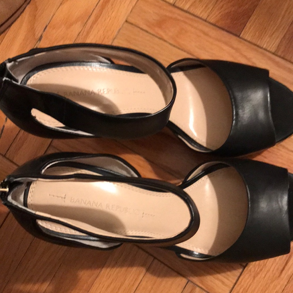 Banana republic wedge